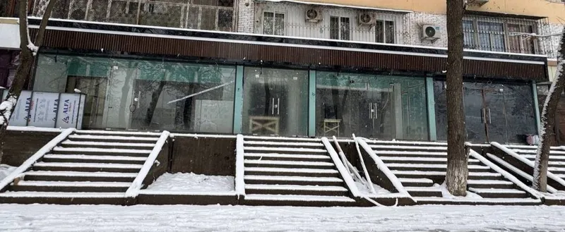 1 линия. Ор-р Метро Новза. (Хамза) 88 м2. Продаётся.