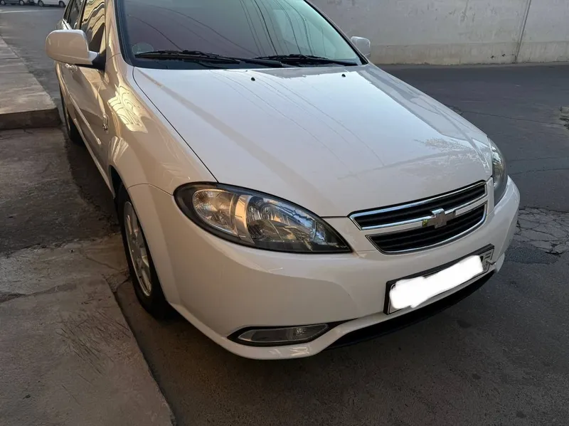 Продаётся автомобиль 1 Продаётся автомобиль 1