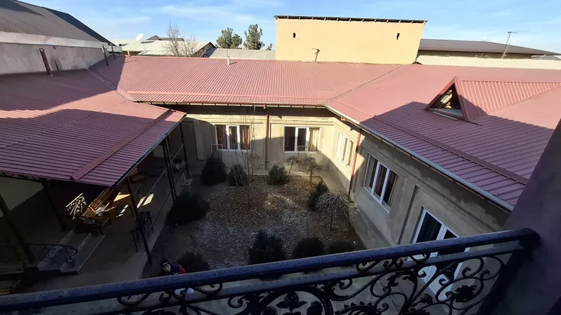 Олим полвонда, 6 сотих уй склади билан арендага берилади — фото 1