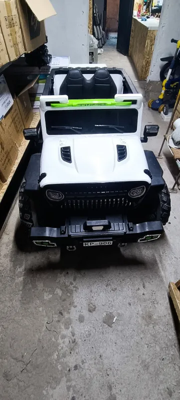 Детские машинки 4×4. в хорошем состоянии — фото 1