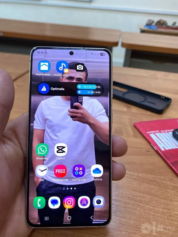 Samsung S21 5G идеальный 3 Samsung S21 5G идеальный 3