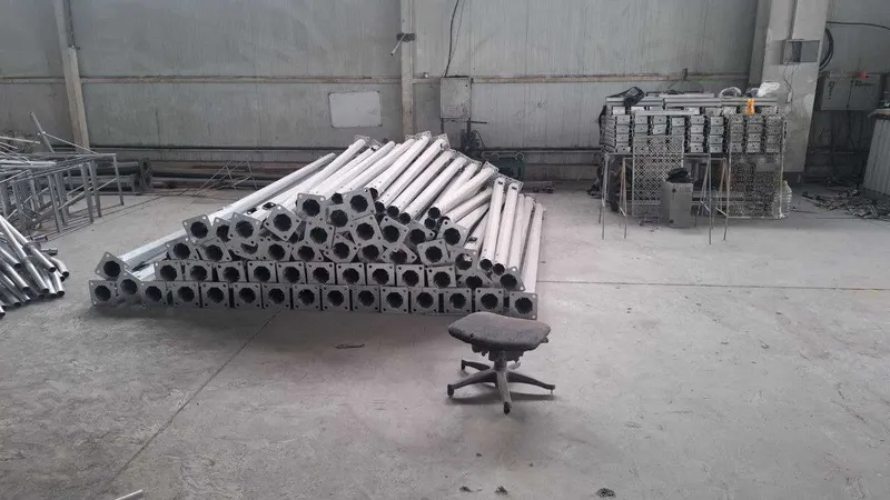 Metall stolbalar 3 Metall stolbalar 3