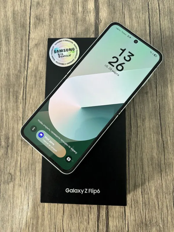 Идеал Samsung Galaxy Z Flip 6 256GB