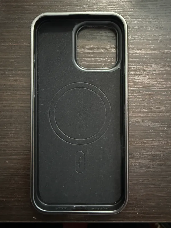 Чехол для iPhone 16 Pro Max 2