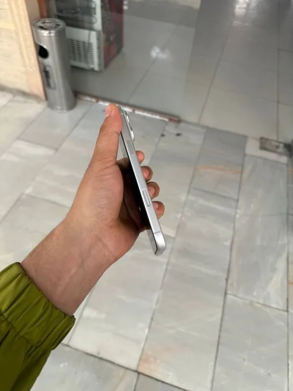 Iphone 17 pro max silver — фото 7