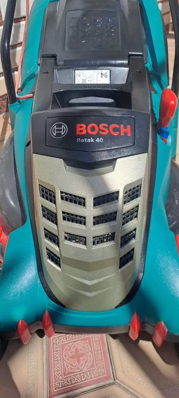 Газона косилка BOSCH продаётся 5