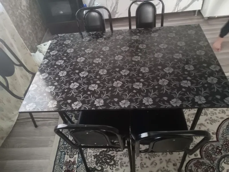 Стол стул сотилади срочно