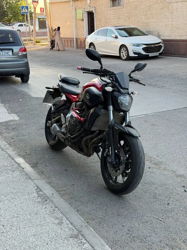 Yamaha mt 07 moto 1