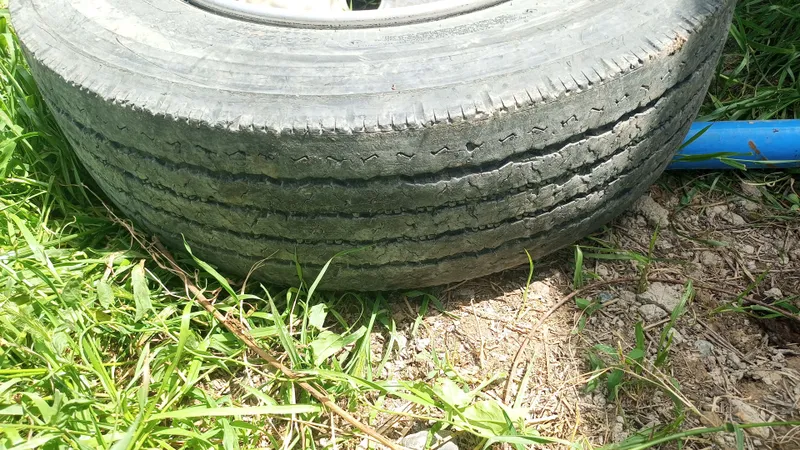 Isuzu Desak balon Sotiladi 300 ming xolati urtacha — фото 1