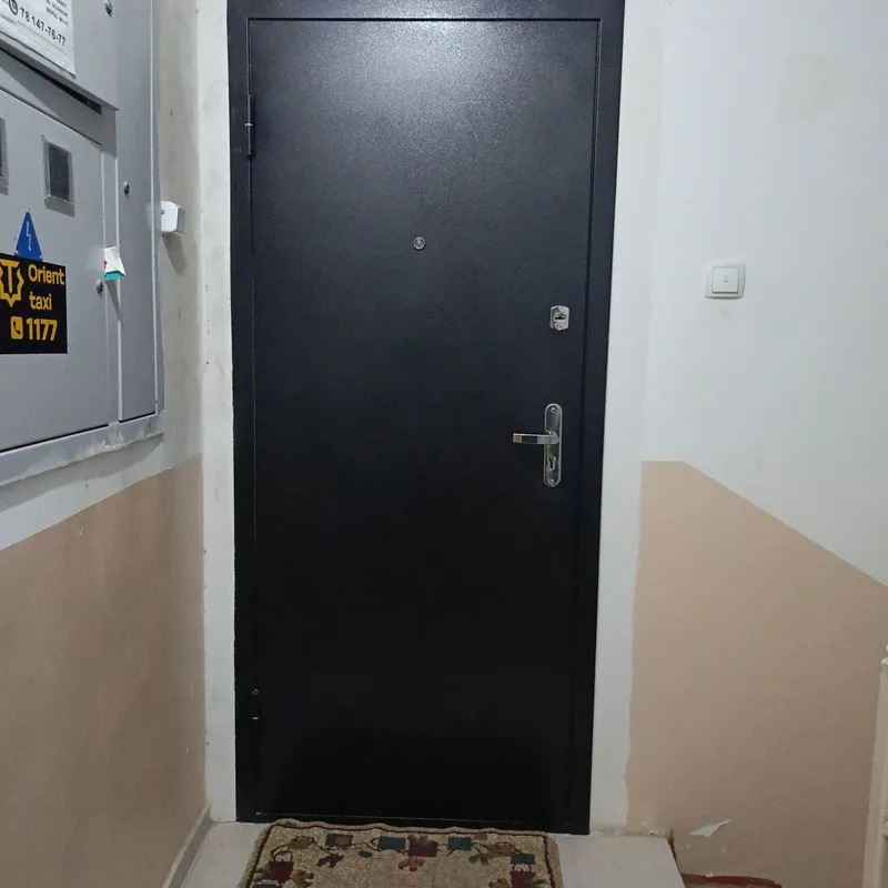 Дверь входная, металлическая, толщина 4.5 см, размер 85*205, чёрная 1