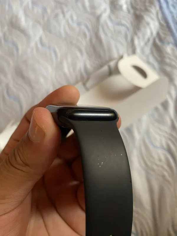 Apple watch 8 41mm sotiladi 3 Apple watch 8 41mm sotiladi 3