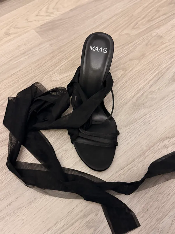 Боссоножки на каблуке MAAG 39 размер