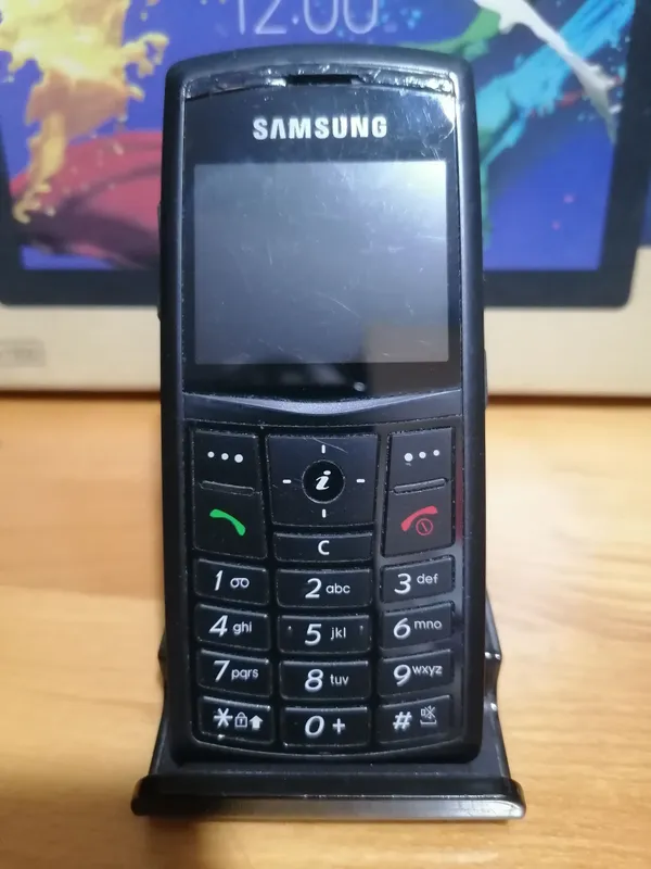 Продаётся Samsung SGH X820 1 Продаётся Samsung SGH X820 1