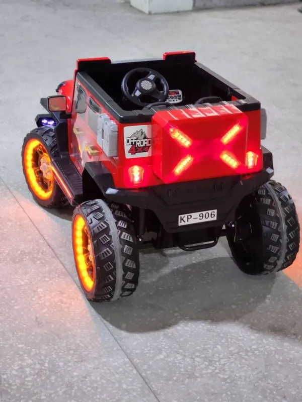 Детский электромобиль Soldat 4x4 с пультом управления, железные диски 2