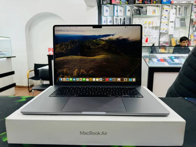 Macbook Air M2 15inch 8/512GB 15inch 2 Macbook Air M2 15inch 8/512GB 15inch 2