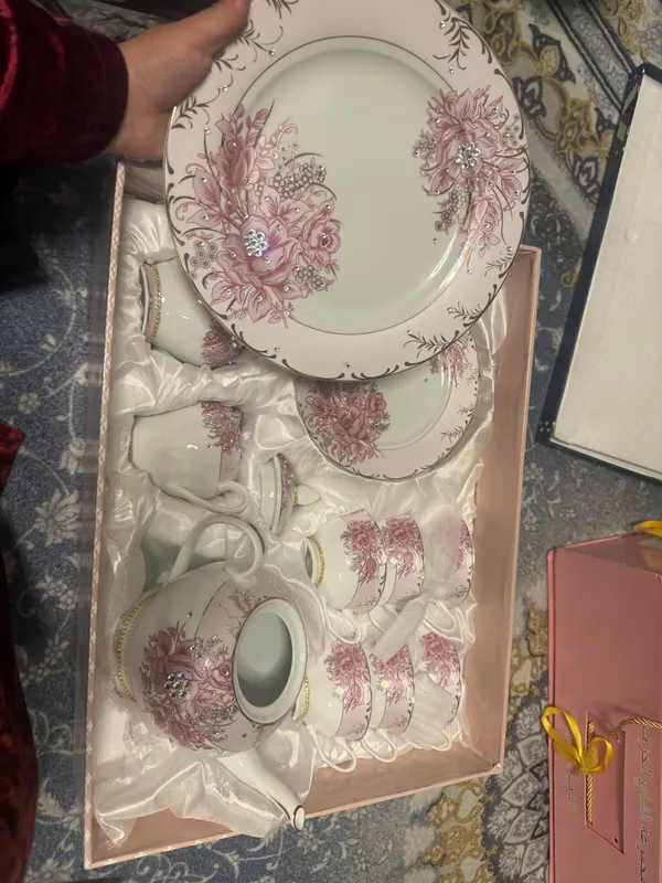 800 ming chinni nabor sotiladi yengi ishlatilmagan