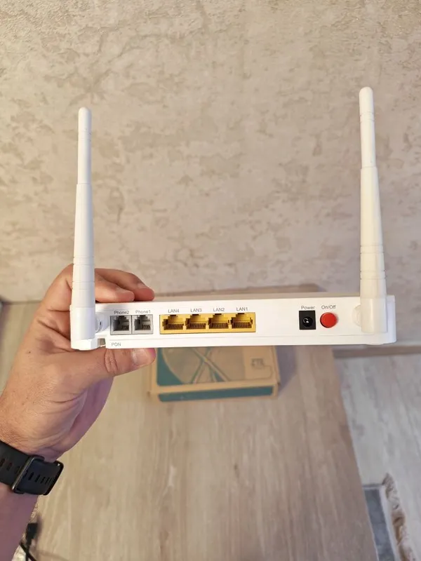 Wi-Fi роутер GPON ZTE ZXHN F660. 3 Wi-Fi роутер GPON ZTE ZXHN F660. 3