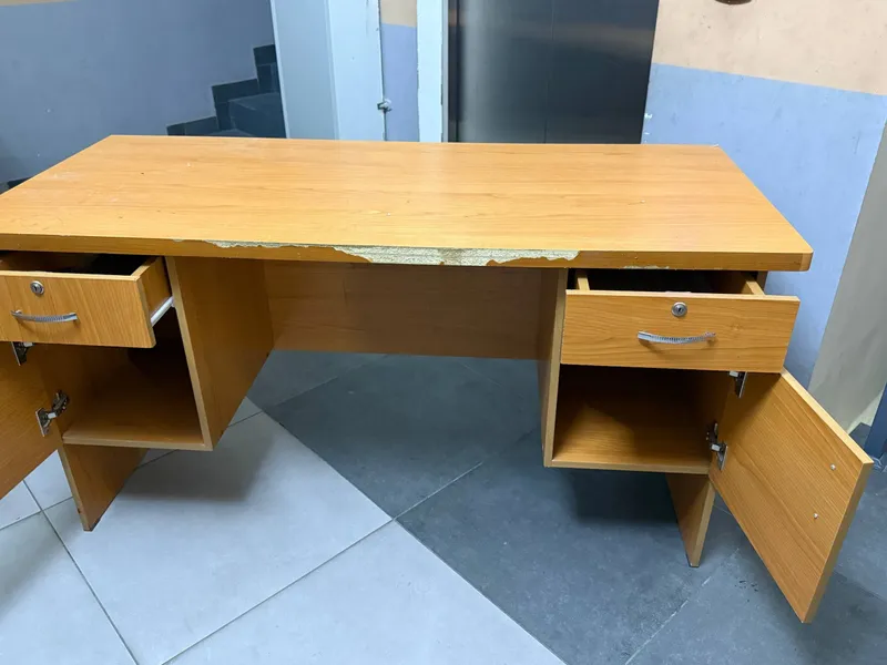 стол офисный.холати зур 4