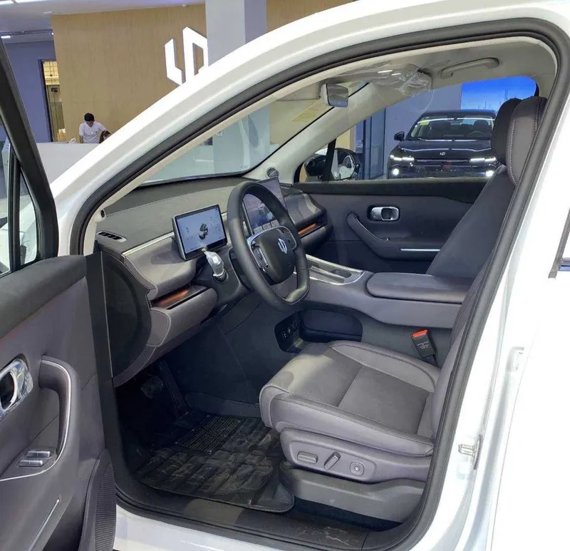 Leapmotor C16 280KM Gibrid Restayling Luxury Lidar Dop opsiya Full — фото 4 Leapmotor C16 280KM Gibrid Restayling Luxury Lidar Dop opsiya Full — фото 4