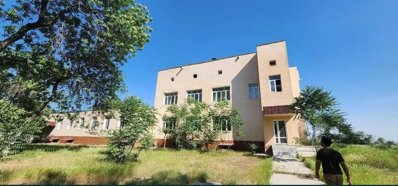 Продается Коммерческое Помещени 2800 м2 на круге Рохат — фото 1