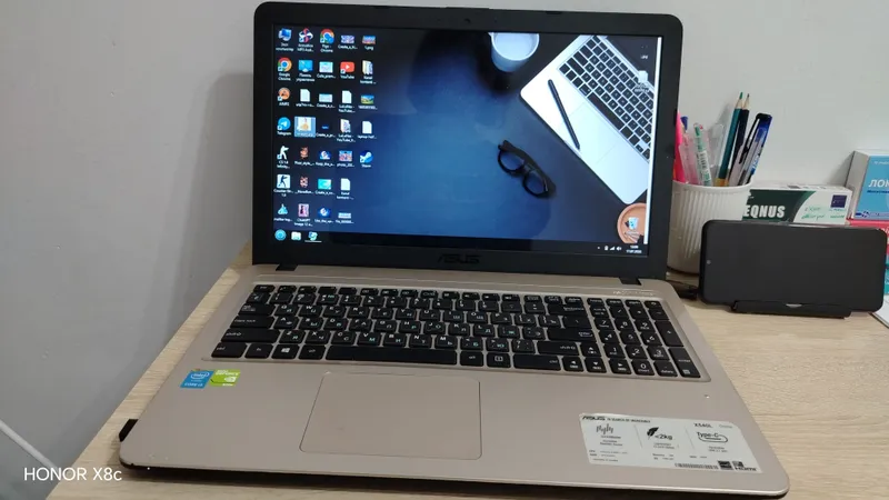 Ноутбук Asus 1