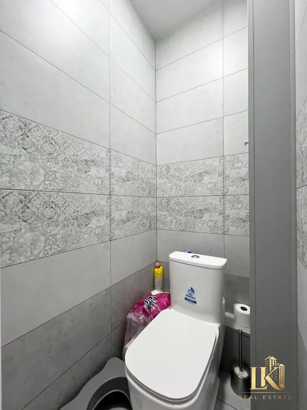 3 xonali kvartira sotiladi, 71 m², 5/9, Yakkasaroy tumani 10