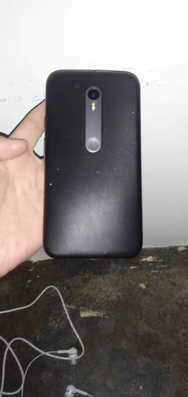 Nomi(Moto G3)Xotira 16G Kamera 13MP Ekran 5 dyuyml