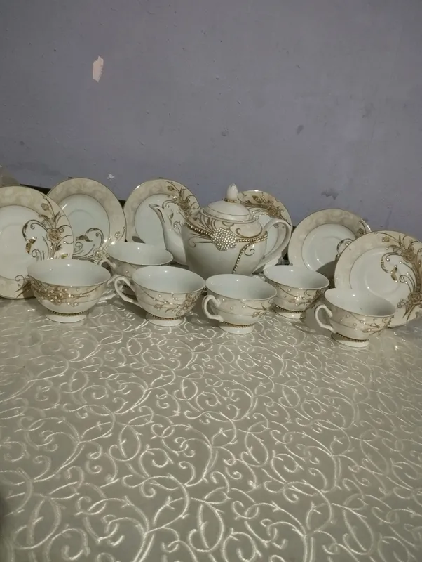 servis uchun Idish kamplekt naborla
