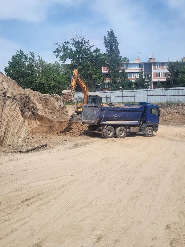 Спецптехника. Услуги специтехники катлованы самосвалы
