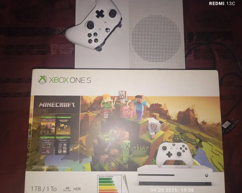 Xbox One S 1TB .