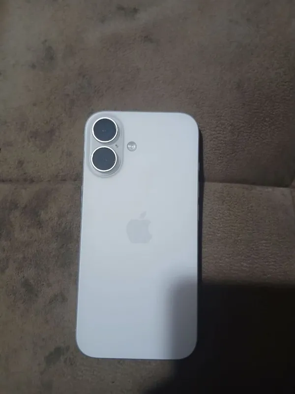 Iphone 16 128GB white 1 сим карта + e-sim 1 Iphone 16 128GB white 1 сим карта + e-sim 1