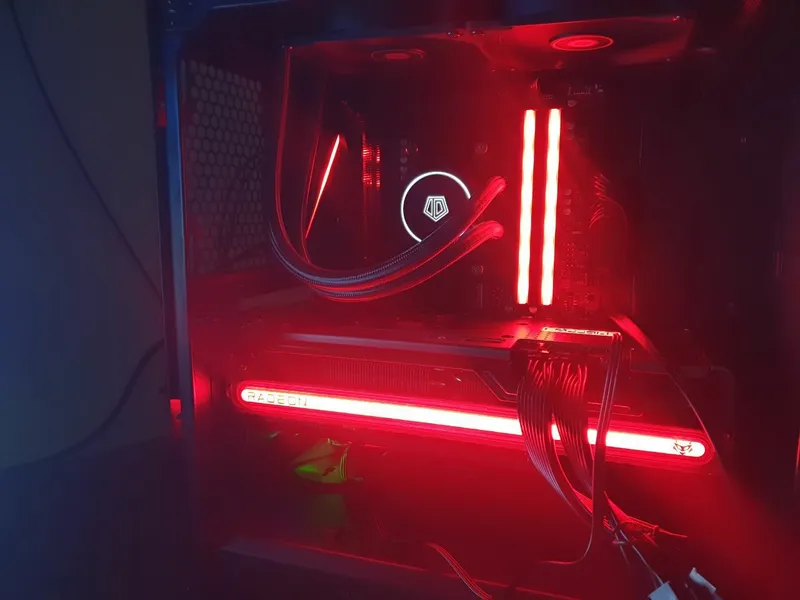 Sapphire rx7800xt nitro plus 2