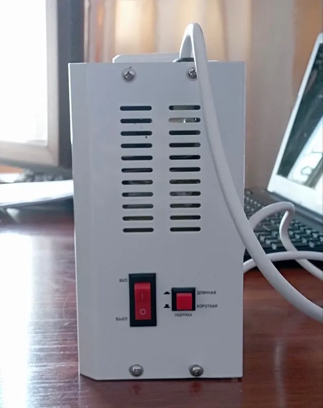 стабилизатор 1000VA 2