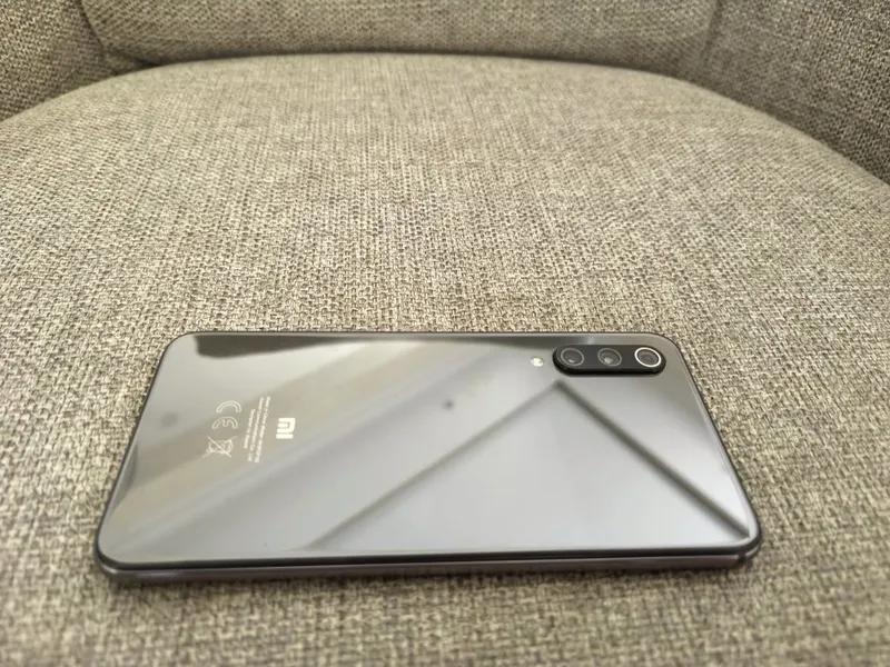 Prodayotsya xiomi 9 se 100$ 2