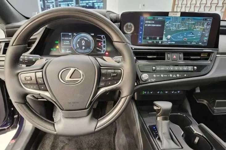 Lexus ES 300 Hybrid — фото 7
