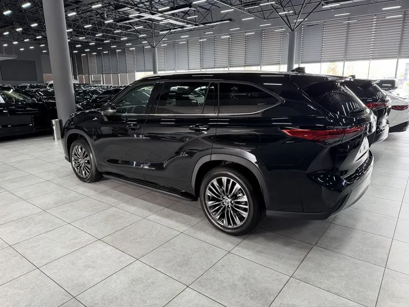 Toyota Highlander 2026 год рестайлинг 2 Toyota Highlander 2026 год рестайлинг 2