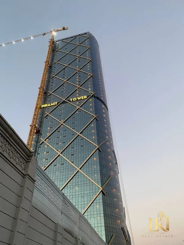 Продаётся 2-комнатная угловая квартира в ЖК Piramit Tower 1