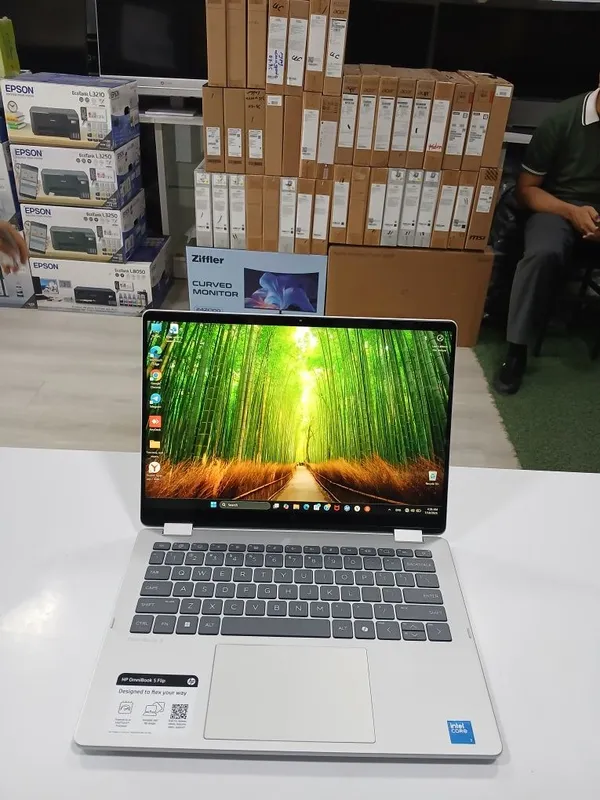 Hp omnibook core7-150u 16/512 1 Hp omnibook core7-150u 16/512 1