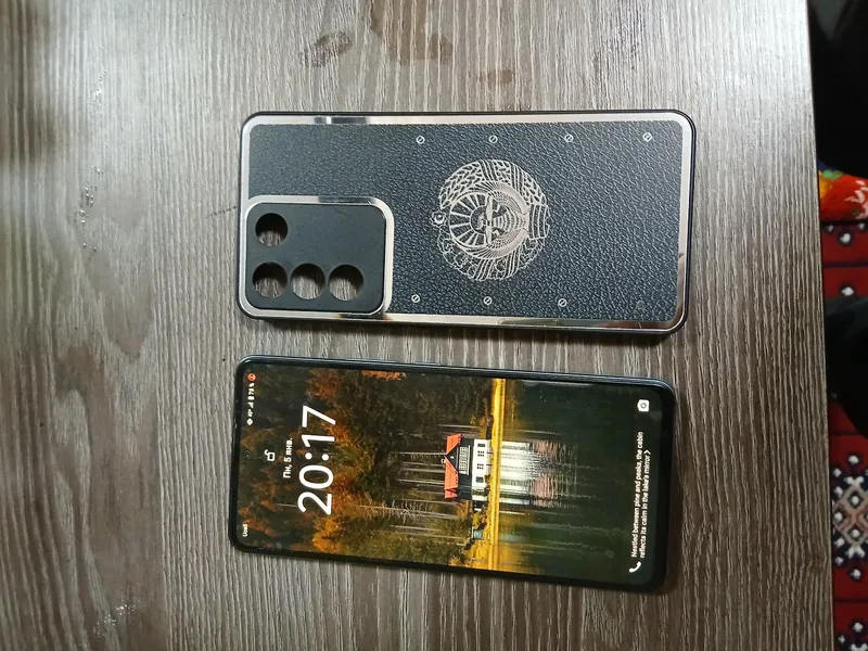 Самартфон Vivo 27e срочно. Ками бор