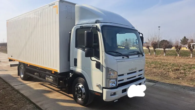 Isuzu sotiladi yili 2023 yurgani 29000 km yurgan