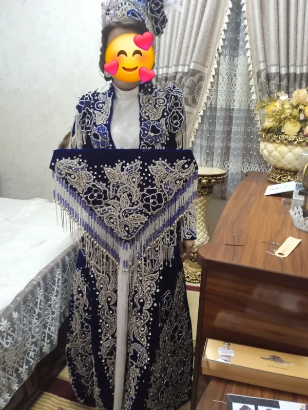 Boyxalat qalpoq dasrömolchasi oq köylagi yöq