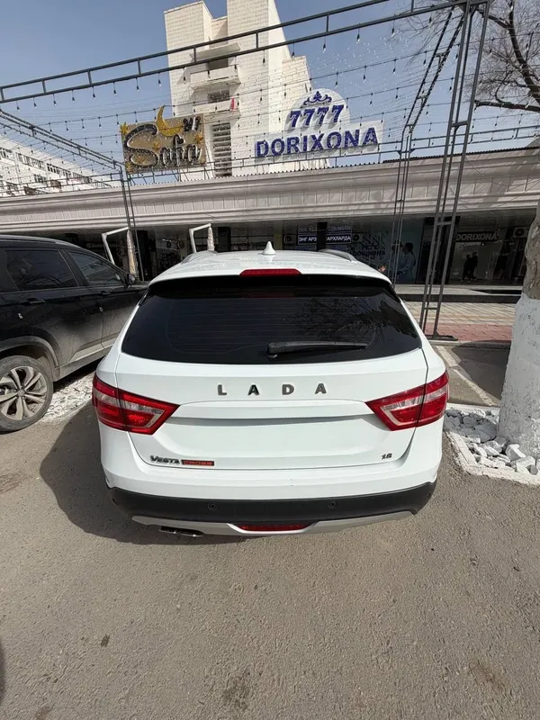 Продается лада Веста св кросс 1.8 механика 2019г.в. — фото 1
