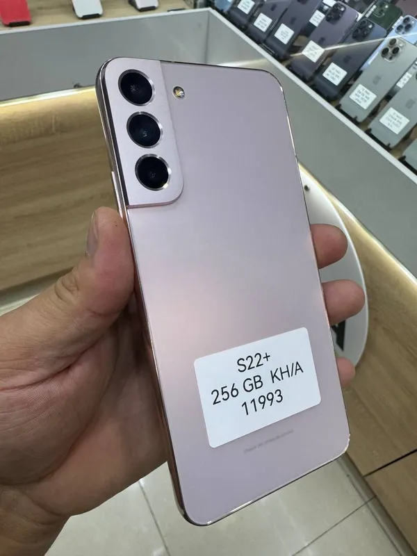 Samsung S 22+ . 1