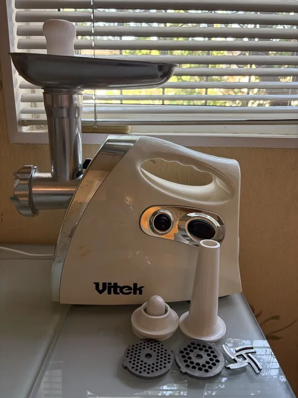 мясорубка Vitek 1 мясорубка Vitek 1