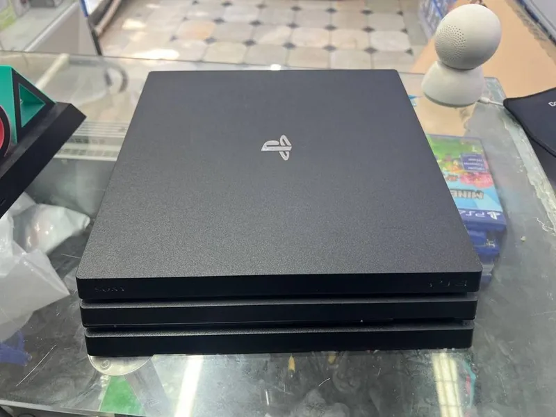 Продается playstation 4 PRO 2 Продается playstation 4 PRO 2