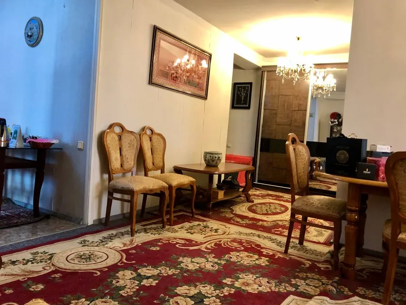 Продаю Орех Стол 6 Стульев