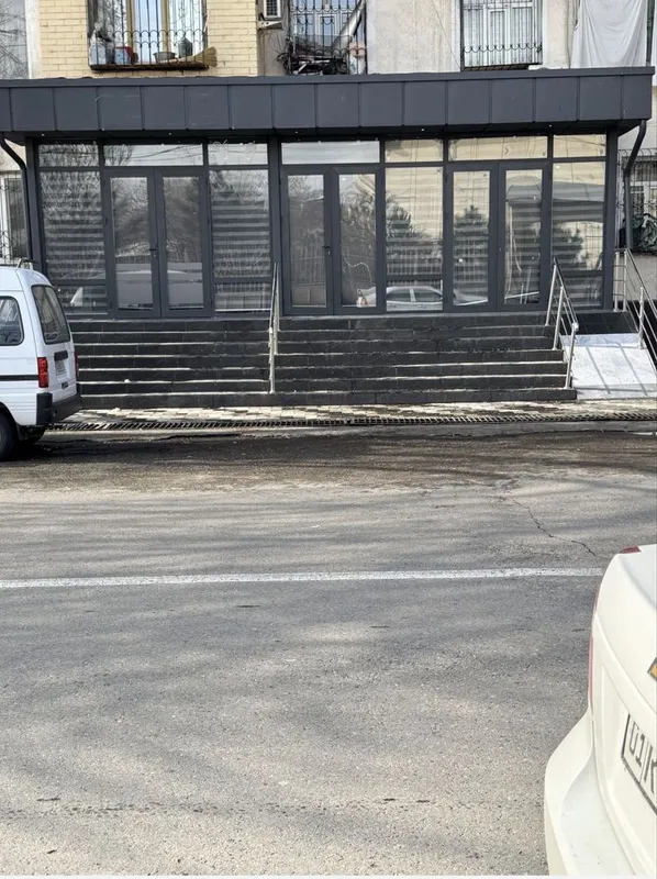 Chilonzor dombirabod masjid yonida nejiloy ofis sotiladi — фото 1