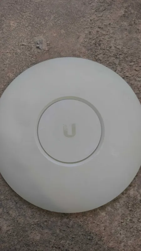 Точка доступа Ubiquiti UniFi AP AC Pro (UAP-AC-PRO) 3 Точка доступа Ubiquiti UniFi AP AC Pro (UAP-AC-PRO) 3