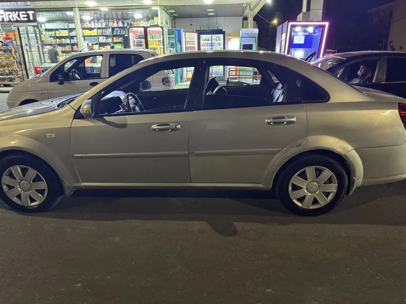 Srochno Lacetti 2009 sotiladi 3