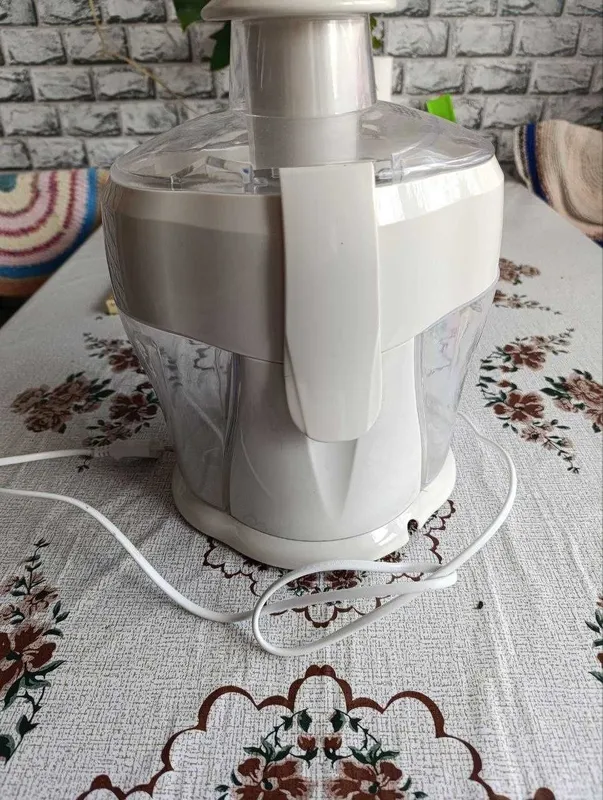 Соковыжималка Clatronic (состояние хорошее) 3 Соковыжималка Clatronic (состояние хорошее) 3